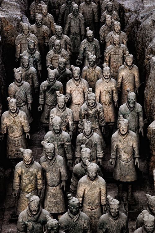 “Silent Battalion from the Afterlife – A Miniature Homage to the First Emperor’s Guardians” (5 pieces)