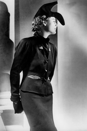 Art Class Tour : Elsa Schiaparelli "Shocking as a Fashion Statement for the Avant-Garde"