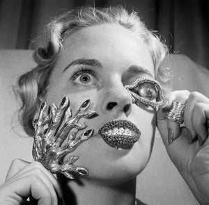 Art Class Tour : Elsa Schiaparelli "Shocking as a Fashion Statement for the Avant-Garde"