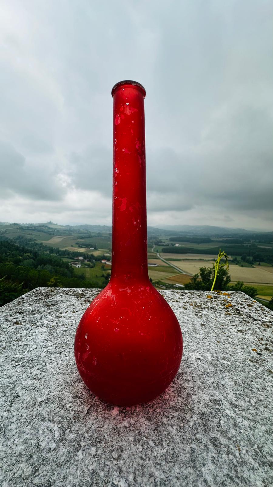Unique Red Glass Object – Sculptural Vintage Bottle / Vase – 50cl – Italy (VE)