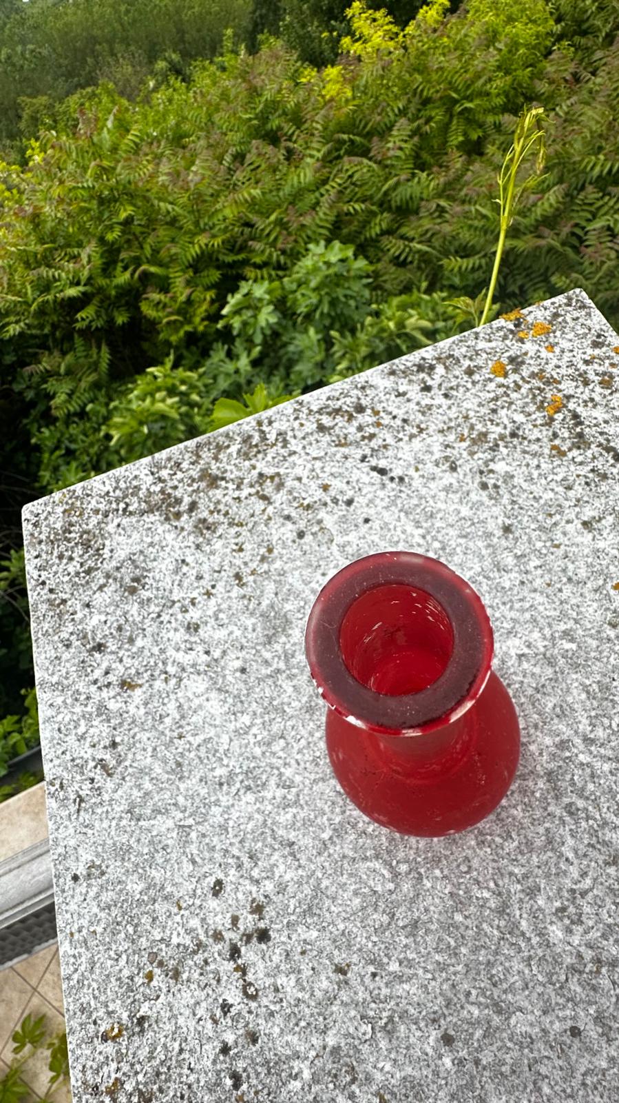 Unique Red Glass Object – Sculptural Vintage Bottle / Vase – 50cl – Italy (VE)
