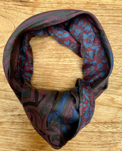 Silk accessoire recycled and made of Etro silk tie