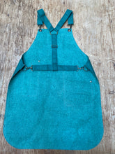 Load image into Gallery viewer, Apron made of green PINATEX