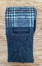Load image into Gallery viewer, Woolenscarf in black gray and anthracite.